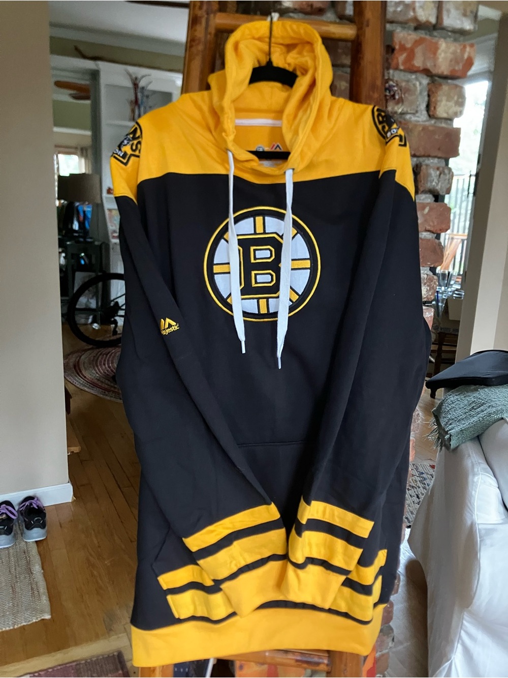 Majestic Black and Yellow Boston Hockey Pullover Hoodie